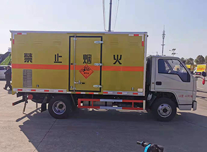 八步爆破器材运输车